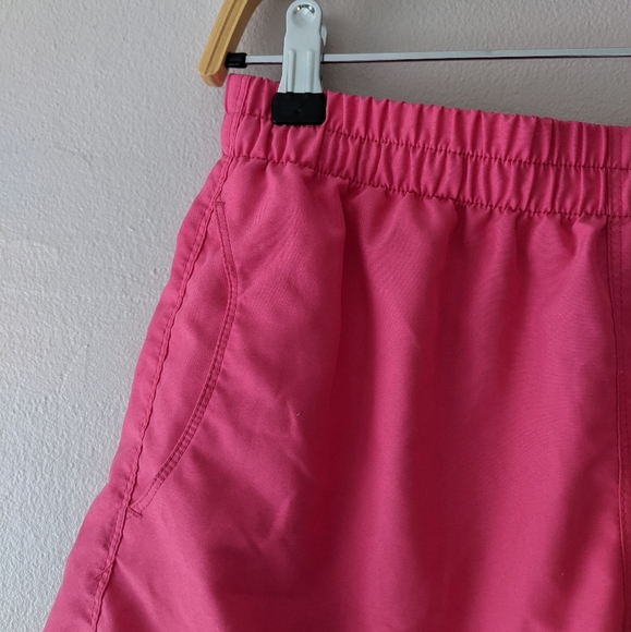 ❣️SOLD❣️ North Face Swim shorts - Picture 3 of 12